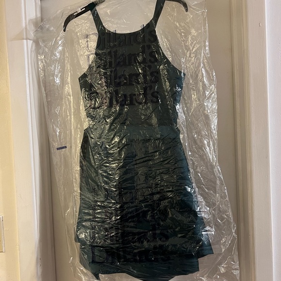 Forest green dress NEVER WORN from Dillards. - Picture 1 of 4